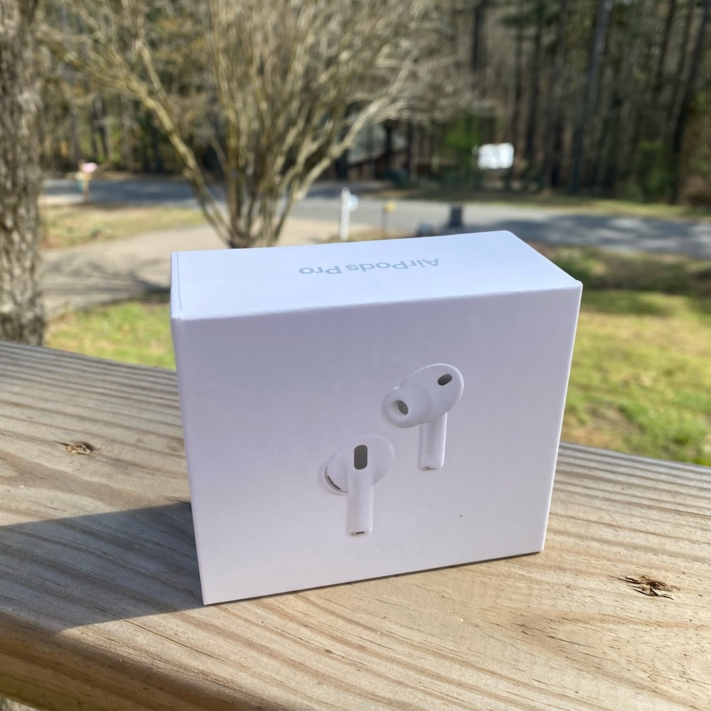 Apple AirPods Pro White Wireless Earbuds